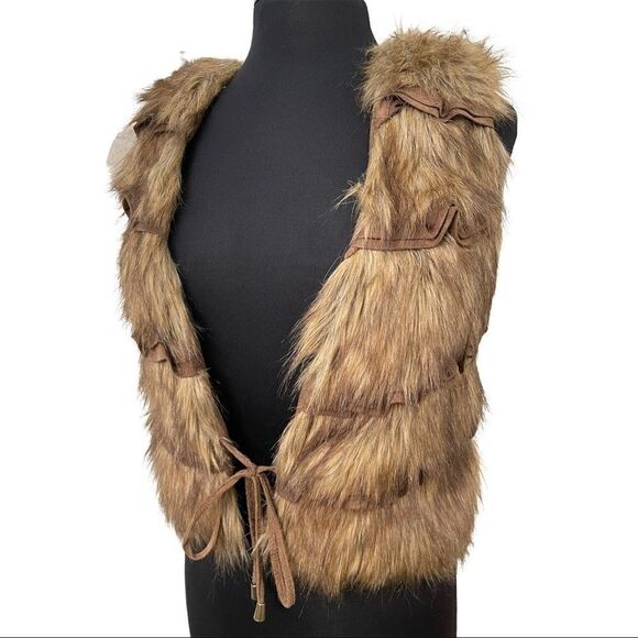 bagatelle Jackets & Blazers - 𝅺bagatelle Faux Fur Tiered Tie Front Vest Sz XS